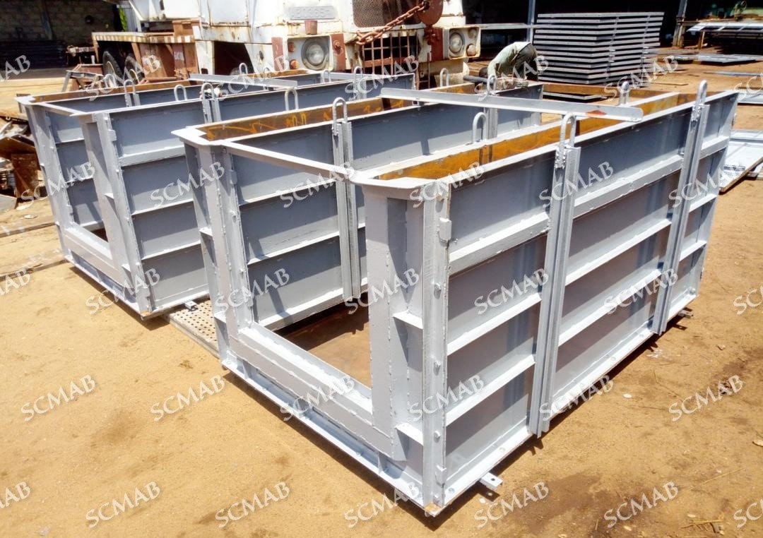 Coffrages métalliques pour ouvrage en béton